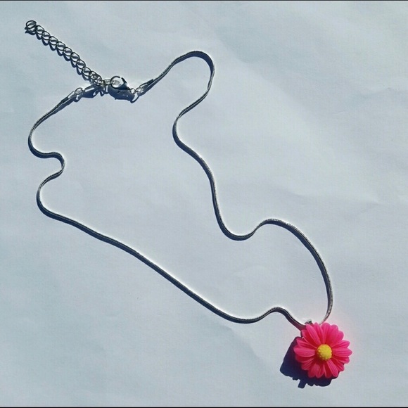 Fuchsia Pink Gerbera Daisy Snakeskin Chain Necklace - Picture 2 of 7